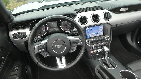 Ford Mustang 17 of 30
