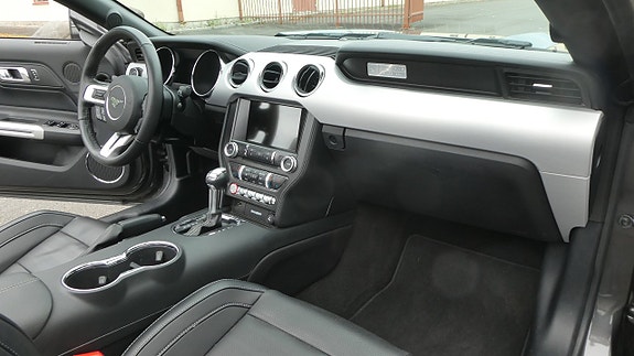 Ford Mustang 11 of 30