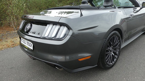 Ford Mustang 23 of 30