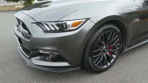 Ford Mustang 8 of 30