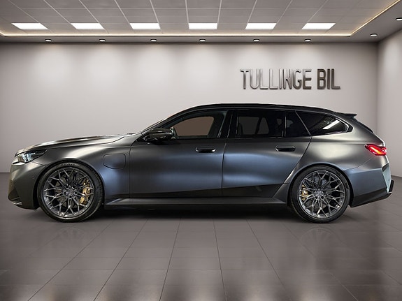 BMW M5 2 of 23