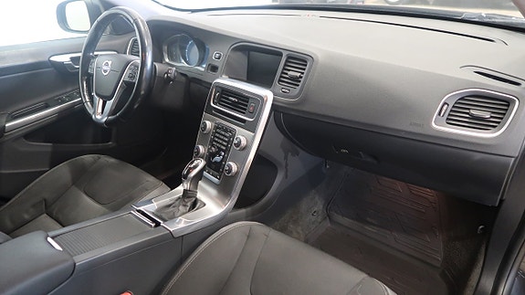 Volvo V60 9 of 18
