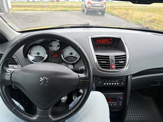Peugeot 207 5 of 9