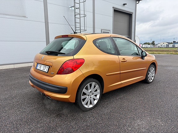 Peugeot 207 3 of 9