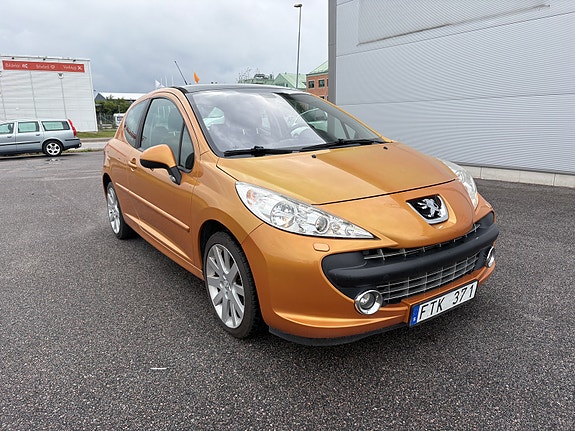Peugeot 207 2 of 9