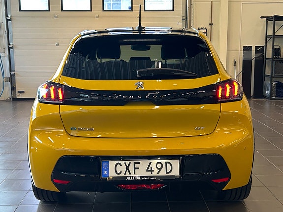 Peugeot e-208 6 of 28