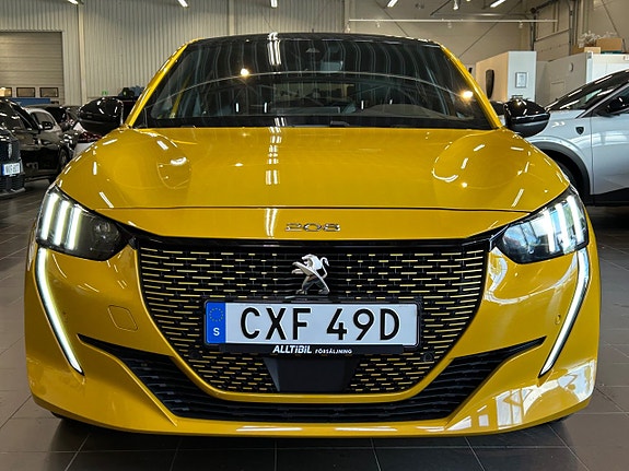 Peugeot e-208 10 of 28
