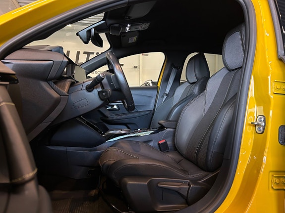 Peugeot e-208 12 of 28