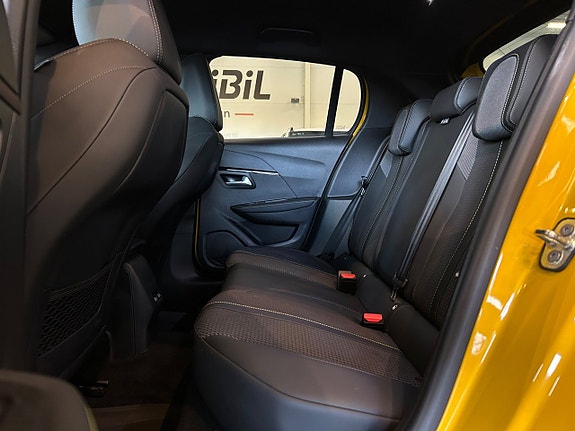 Peugeot e-208 13 of 28