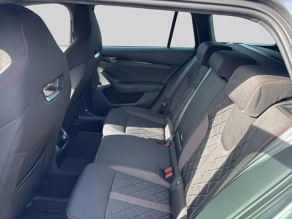 Skoda Octavia 9 of 15
