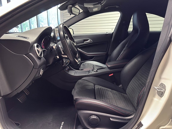 Mercedes-Benz CLA220 d 12 of 21