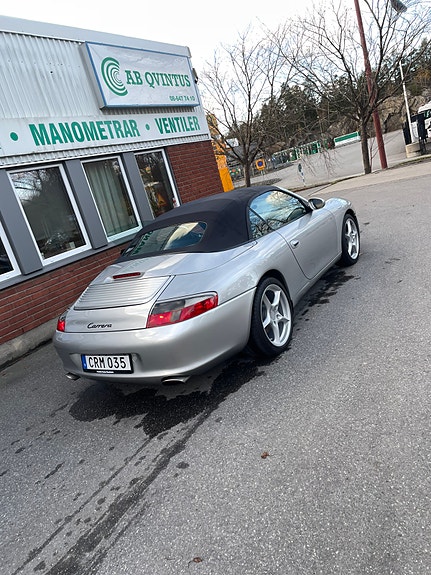 Porsche 911 Carrera 3 of 5