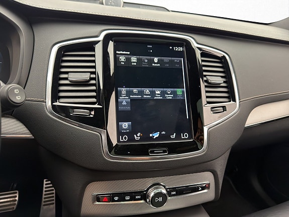 Volvo XC90 26 of 30