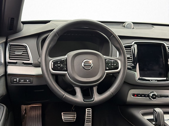 Volvo XC90 14 of 30