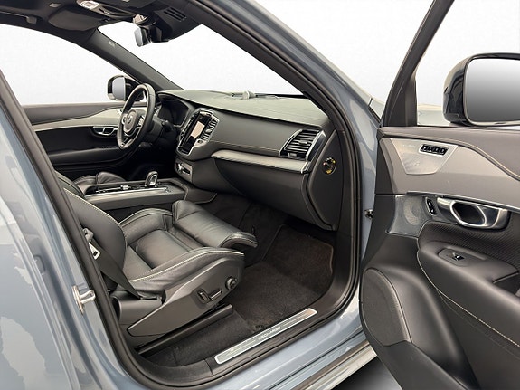 Volvo XC90 29 of 30