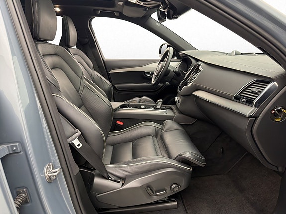 Volvo XC90 28 of 30
