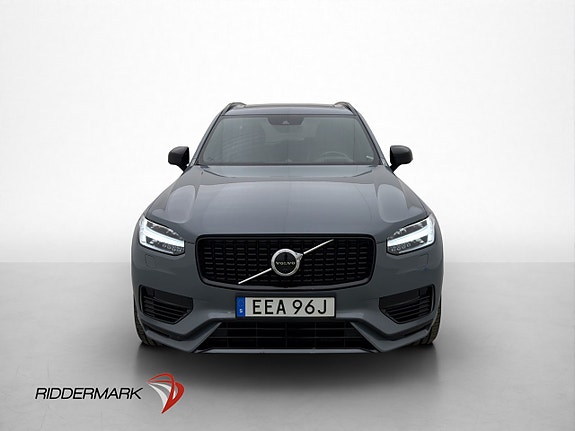 Volvo XC90 2 of 30
