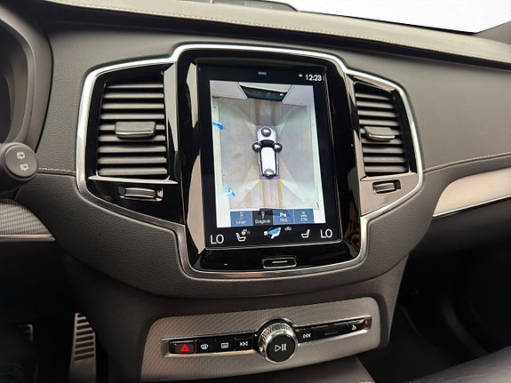 Volvo XC90 21 of 30