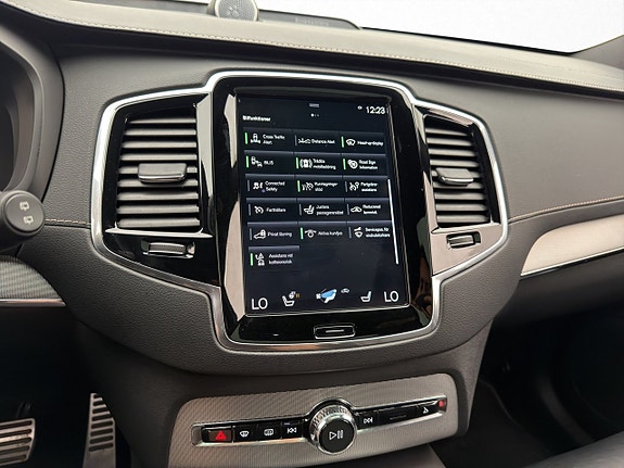 Volvo XC90 25 of 30
