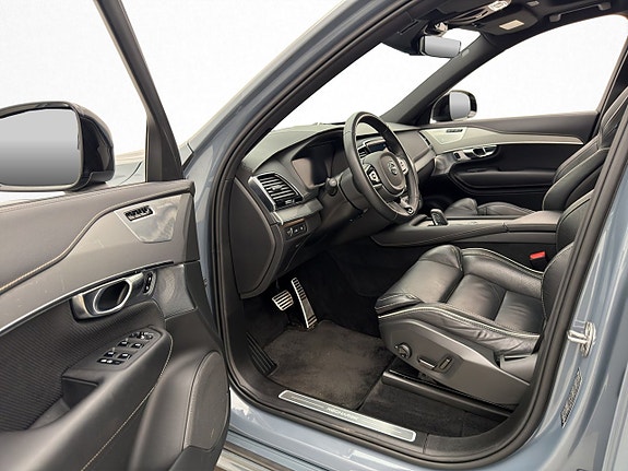 Volvo XC90 11 of 30