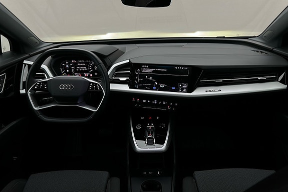Audi Q4 e-tron 6 of 27