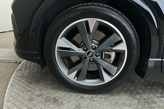 Audi Q4 e-tron 12 of 27