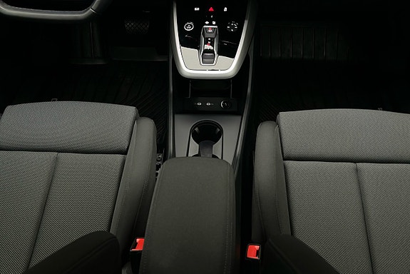 Audi Q4 e-tron 9 of 27