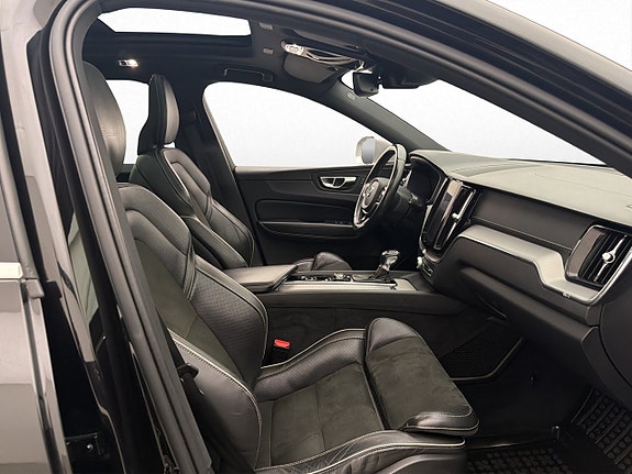 Volvo XC60 27 of 30