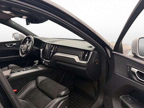 Volvo XC60 28 of 30