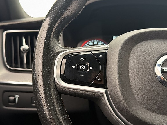 Volvo XC60 15 of 30