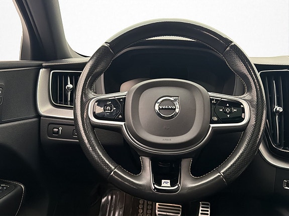 Volvo XC60 14 of 30
