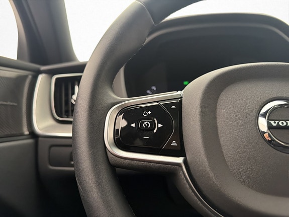 Volvo XC60 16 of 30