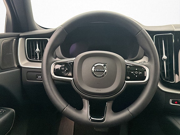 Volvo XC60 15 of 30