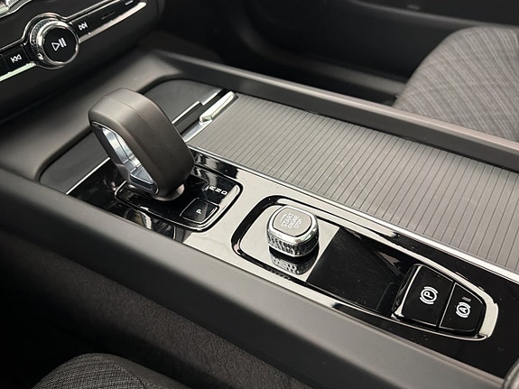 Volvo XC60 24 of 30