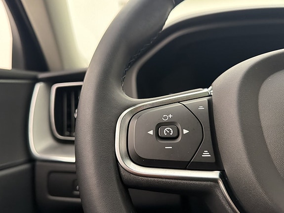Volvo XC60 14 of 30