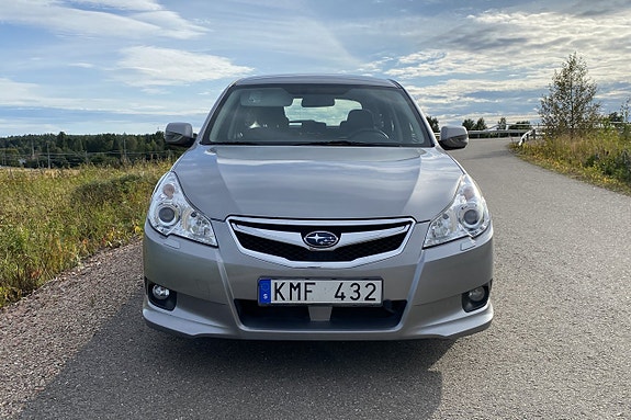 Subaru Legacy 8 of 20