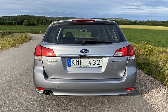 Subaru Legacy 4 of 20