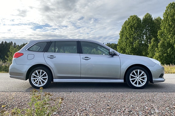 Subaru Legacy 6 of 20