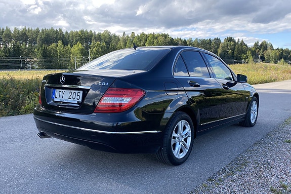 Mercedes-Benz C220 5 of 18
