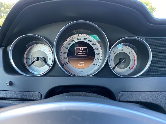 Mercedes-Benz C220 17 of 18