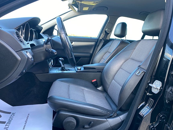 Mercedes-Benz C220 13 of 18
