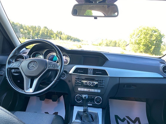 Mercedes-Benz C220 9 of 18