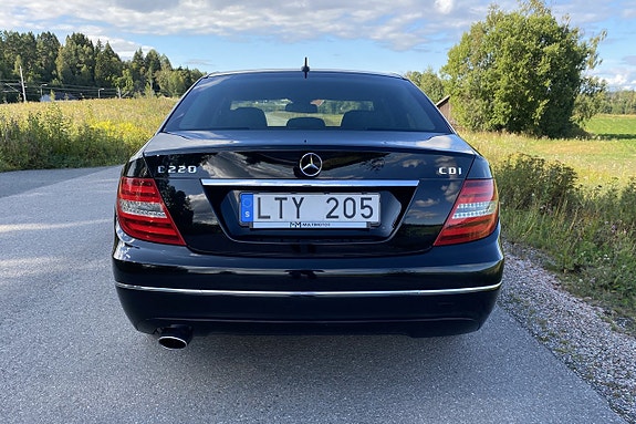 Mercedes-Benz C220 4 of 18