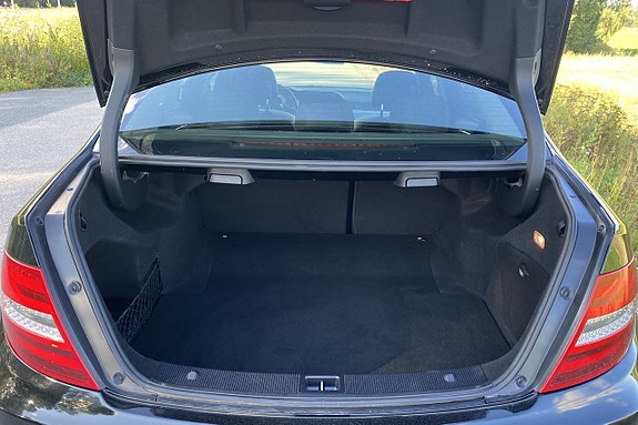 Mercedes-Benz C220 10 of 18