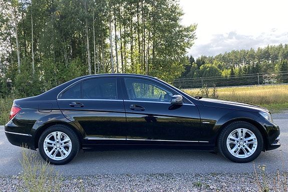 Mercedes-Benz C220 6 of 18