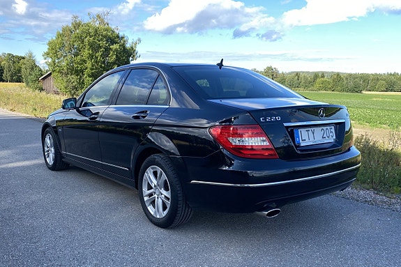 Mercedes-Benz C220 3 of 18
