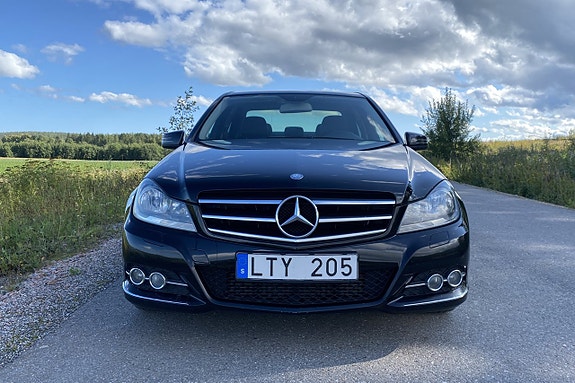 Mercedes-Benz C220 8 of 18