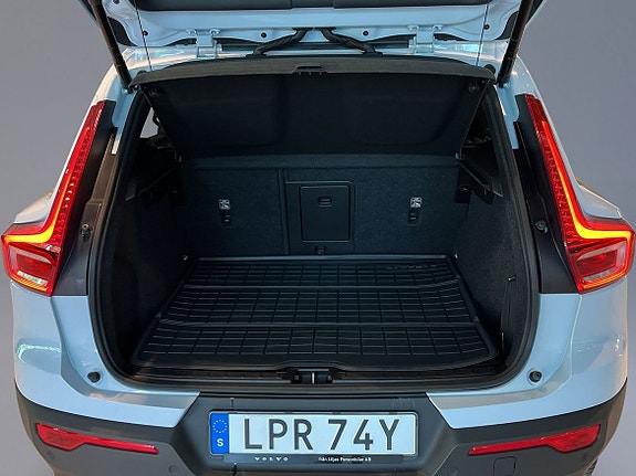 Volvo EX40 9 of 13