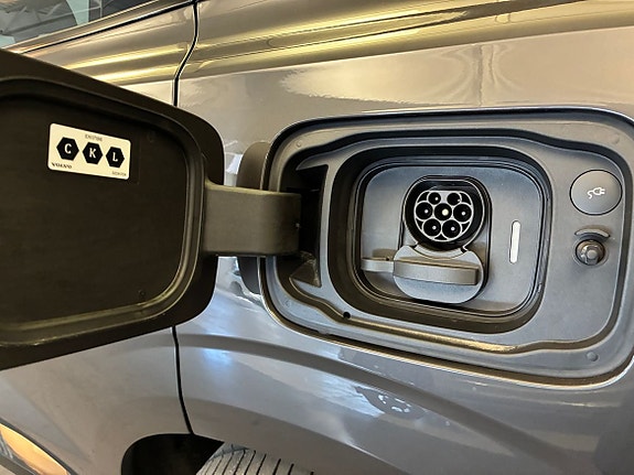 Volvo EX90 13 of 26