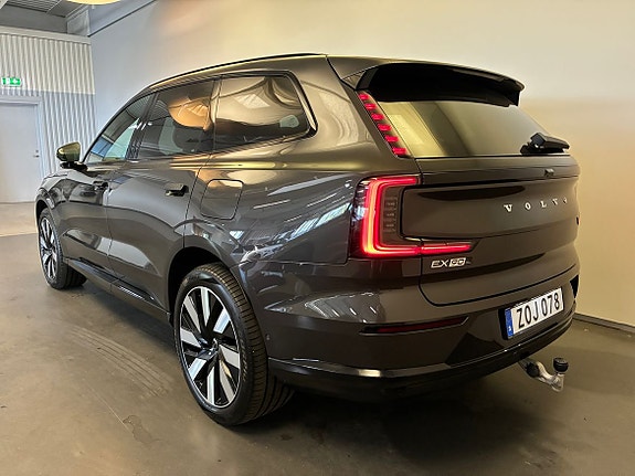 Volvo EX90 6 of 26